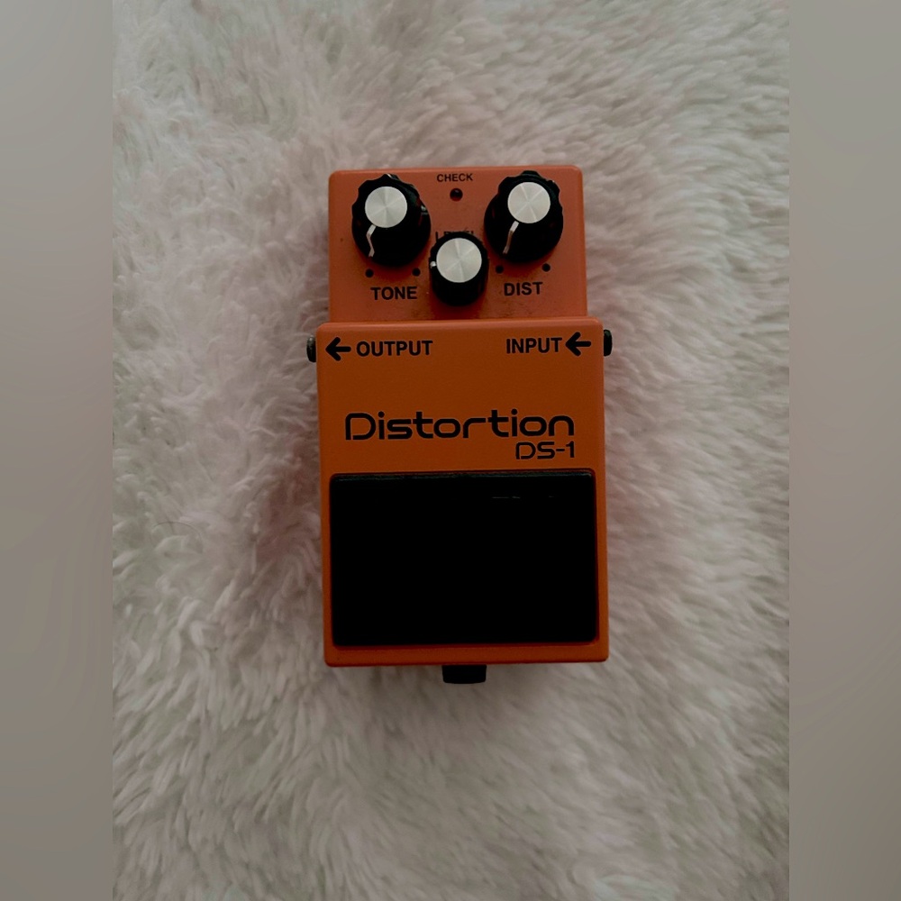Boss DS-1 Distortion Pedal, Orange